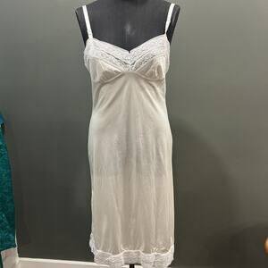 Vintage Slip Fulll Sz 34 White With Lace Bust And Trim, Adjustable Straps, USA